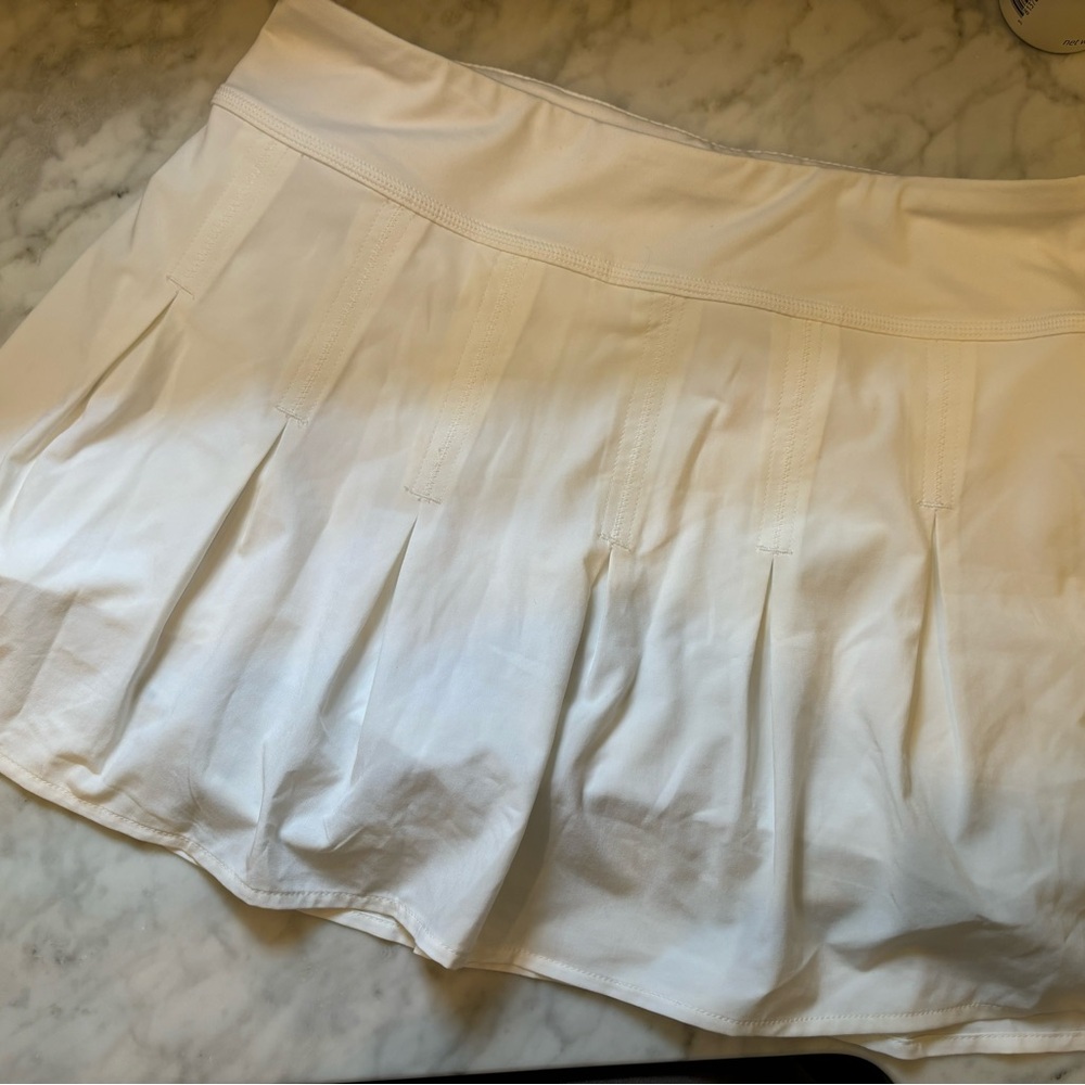 Athleta white Tennis/ running skirt size Small